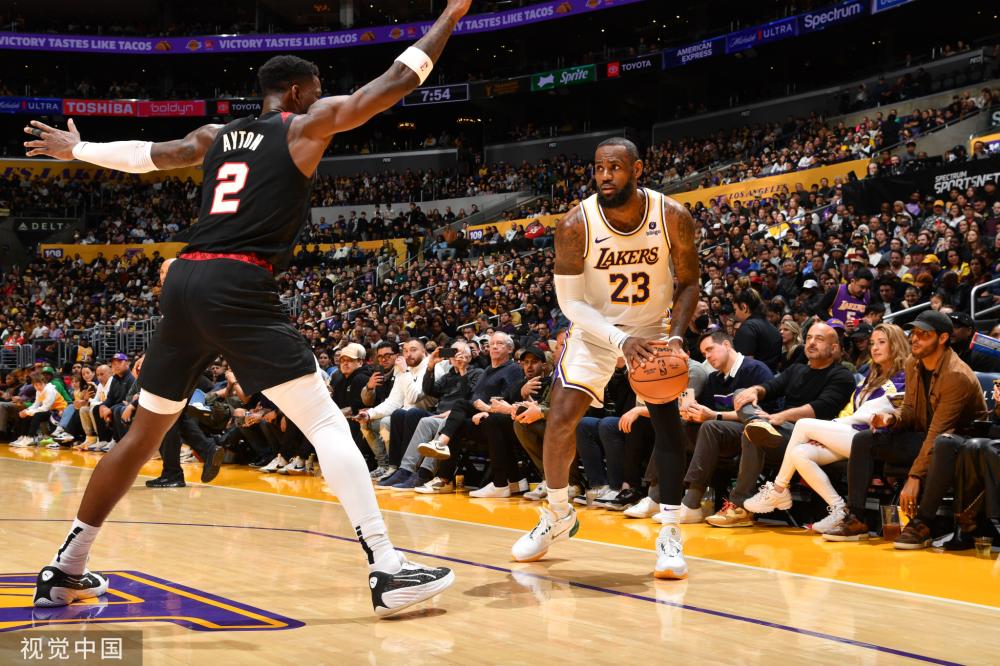 的中场核心 的中场核心