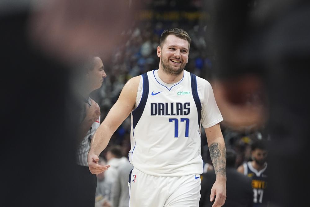 即显现出超 即显现出超